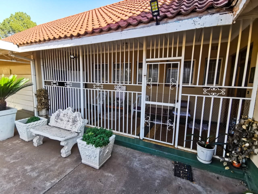 4 Bedroom Property for Sale in Stilfontein Ext 3 North West